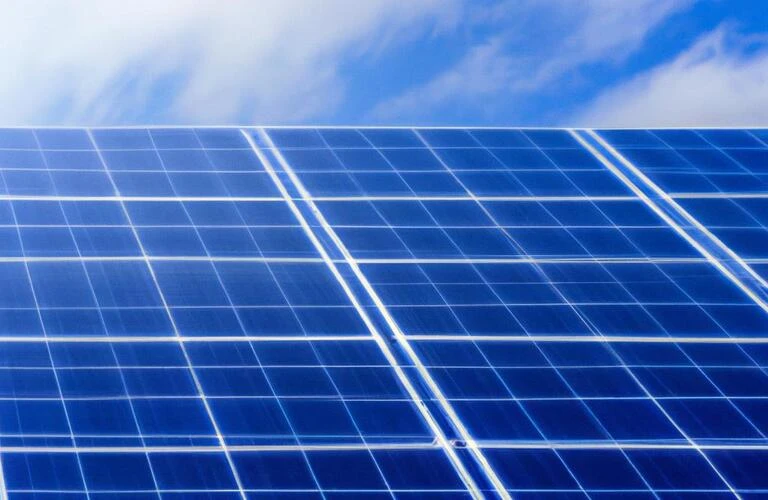 太陽光発電で梅雨の晴れ間を有効活用しよう！