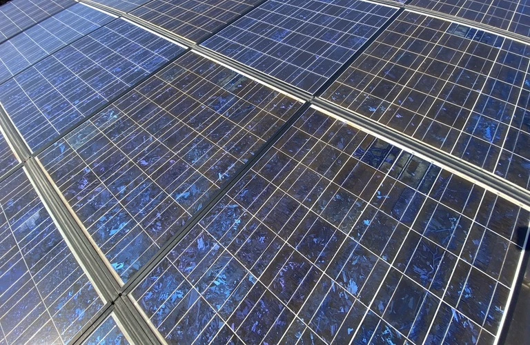 自然の力で家庭を明るくする<br>太陽光発電で快適な生活を