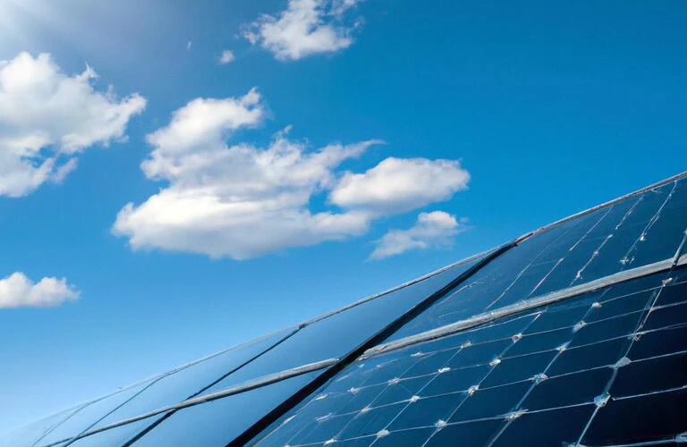 持続可能な未来のために、太陽光発電を始めよう！