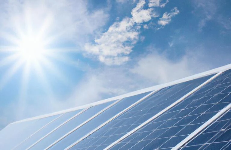 未来のエネルギーをあなたに。太陽光発電で持続可能な生活を実現しよう！