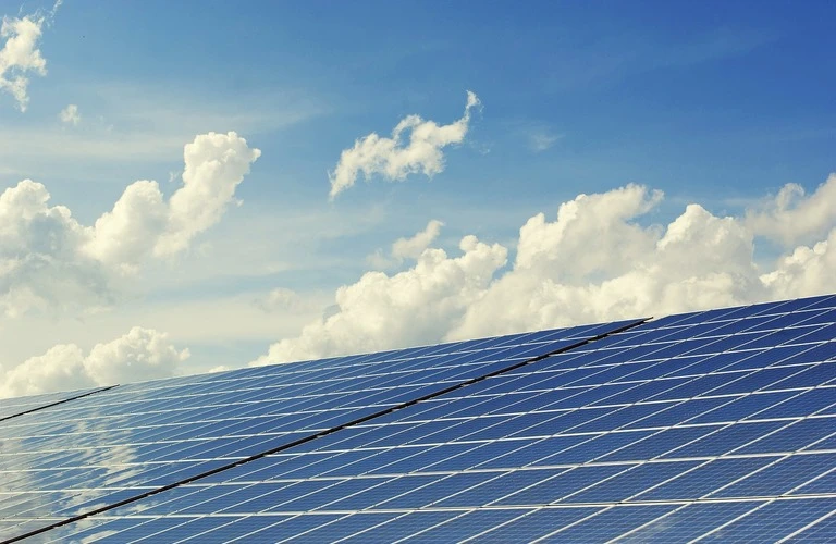 蓄電池で環境に優しい暮らしを実現しよう！